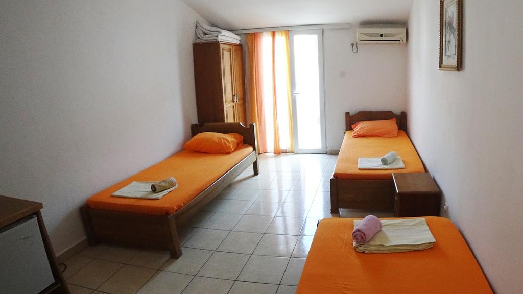 Guesthouse Sun Hostel Budva Exteriör bild