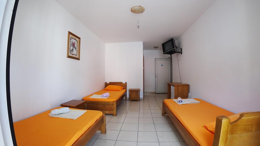 Guesthouse Sun Hostel Budva Exteriör bild