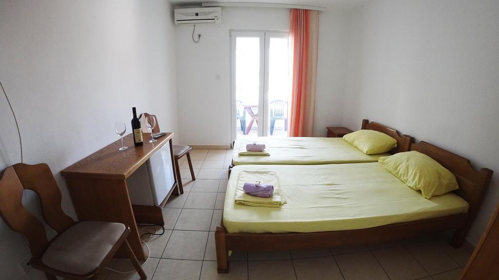 Guesthouse Sun Hostel Budva Exteriör bild
