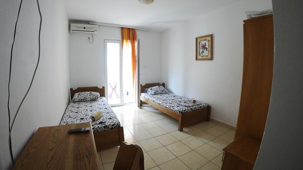 Guesthouse Sun Hostel Budva Exteriör bild