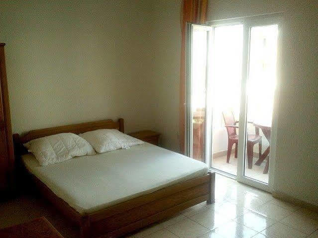 Guesthouse Sun Hostel Budva Exteriör bild
