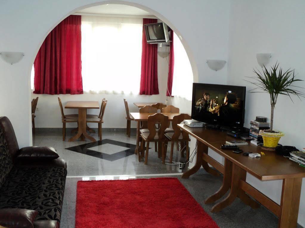 Guesthouse Sun Hostel Budva Exteriör bild