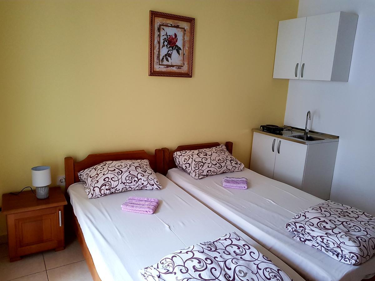 Guesthouse Sun Hostel Budva Exteriör bild