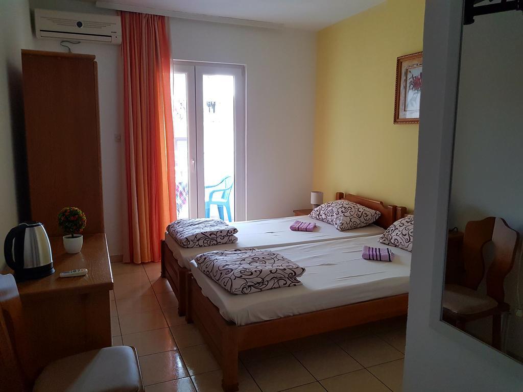 Guesthouse Sun Hostel Budva Exteriör bild