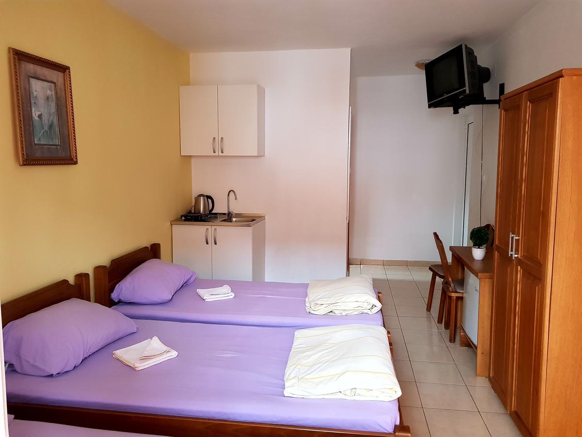 Guesthouse Sun Hostel Budva Exteriör bild